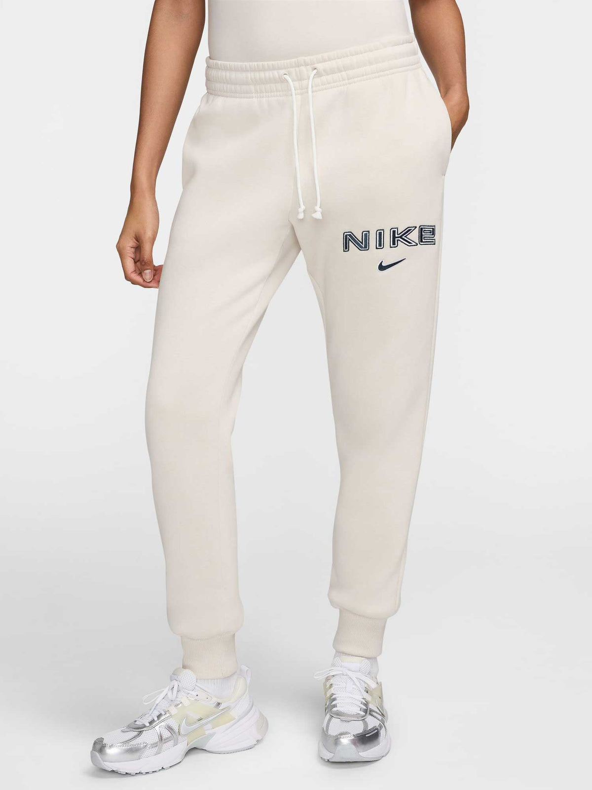 NIKE Спортно долнище W NSW PHNX FLC MR STD LOGO PNT