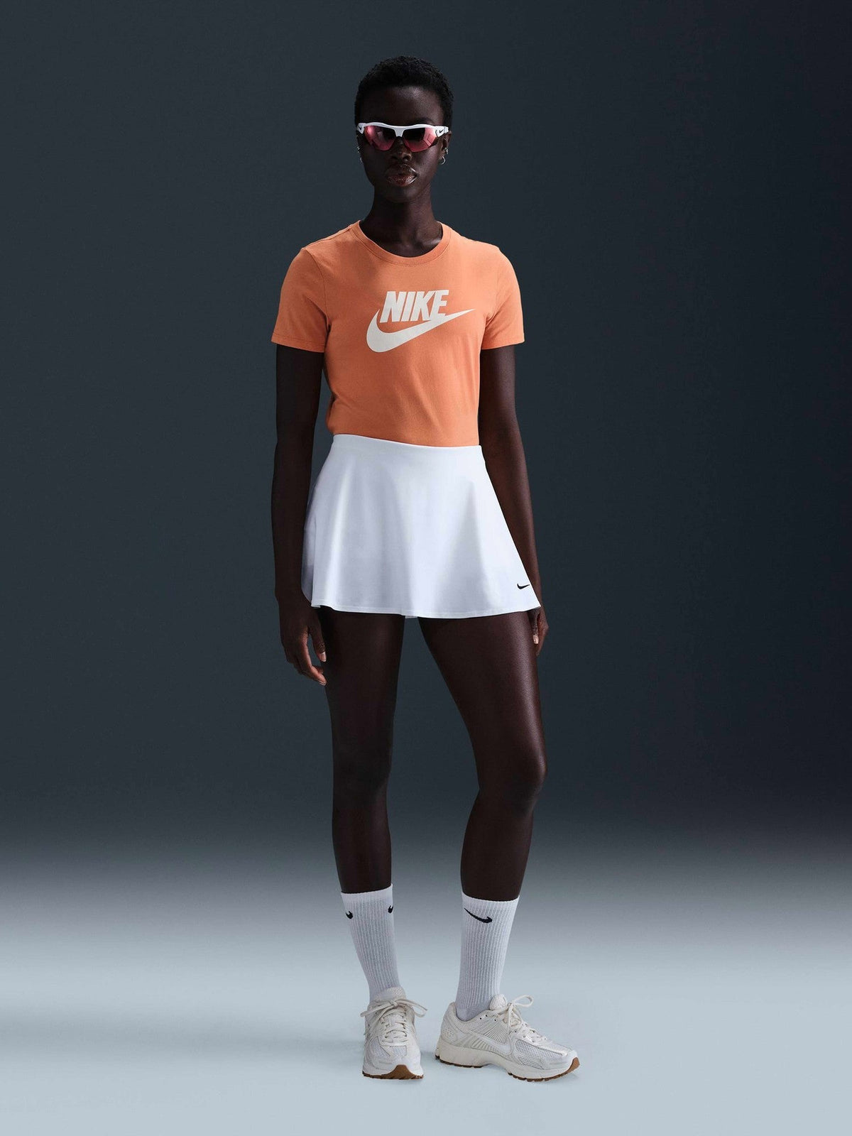NIKE Тениска W NSW CLUB SS TEE ICN FTRA