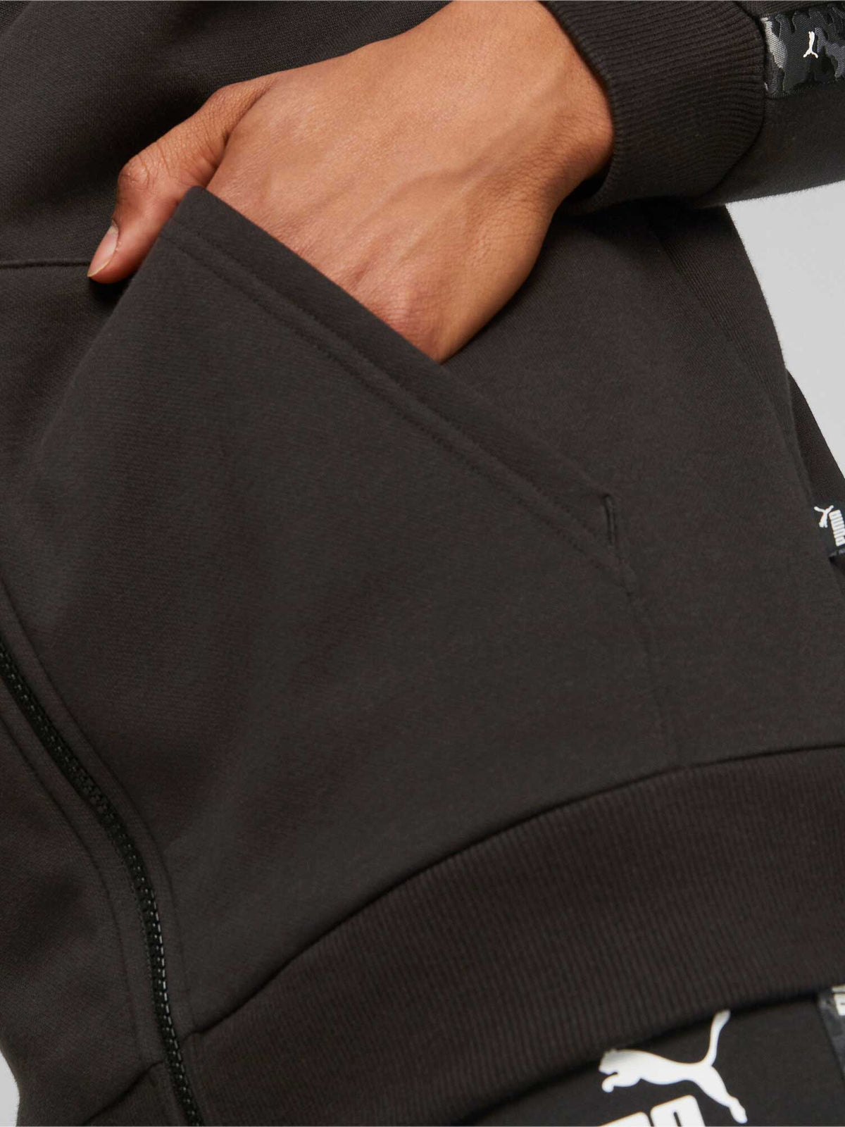 PUMA Суитшърт ESS TPAE CAMO FL