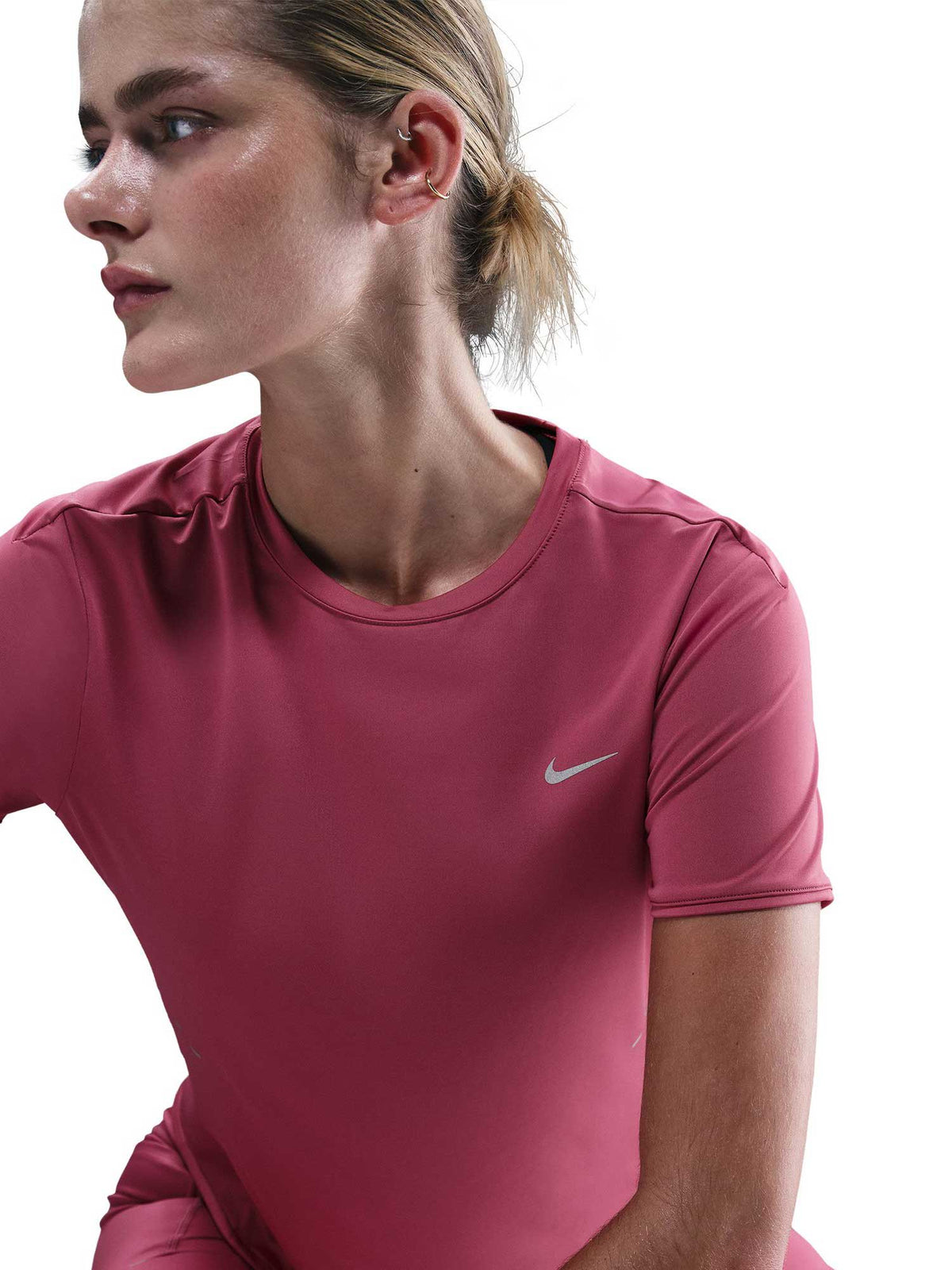 NIKE Тениска W NK SWIFT DF SS TOP