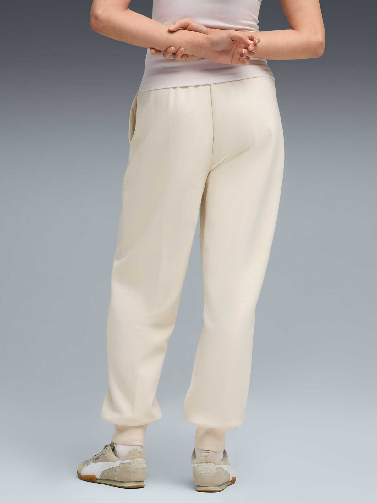 PUMA Спортно долнище HER Comfort High-Waist Sweatpants